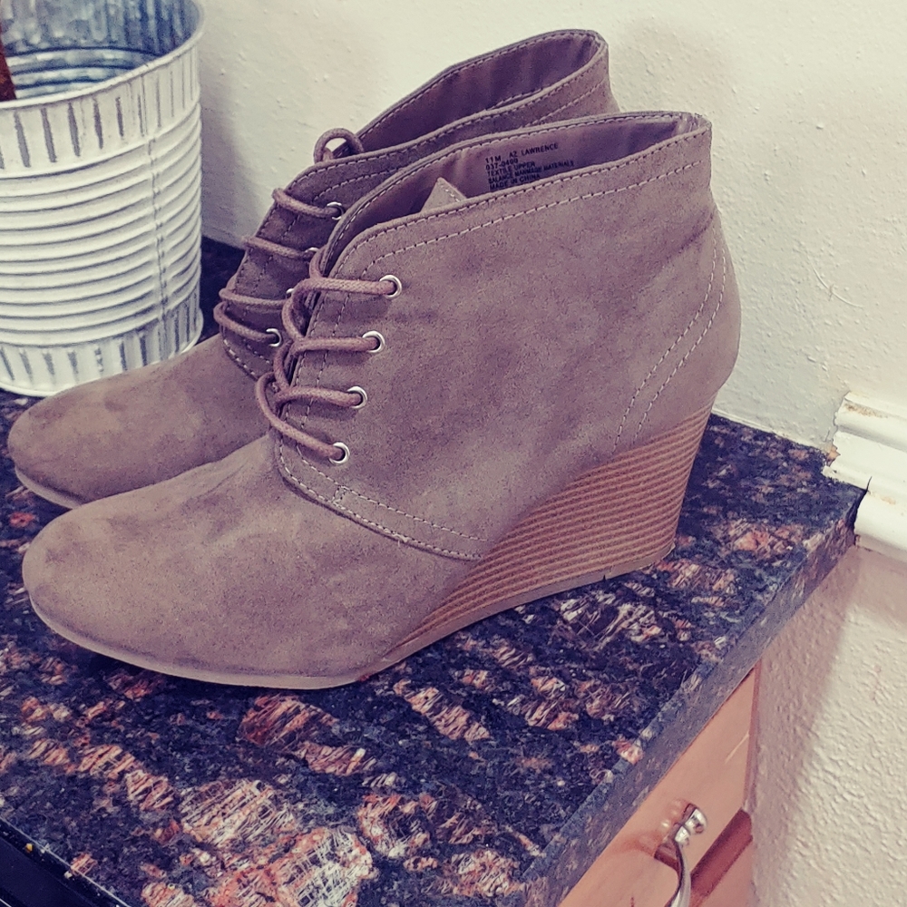 Arizona size 11m boots